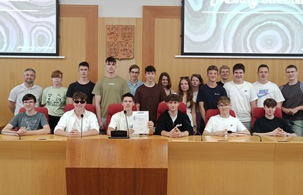nebezpeci-virtualni-site-2024